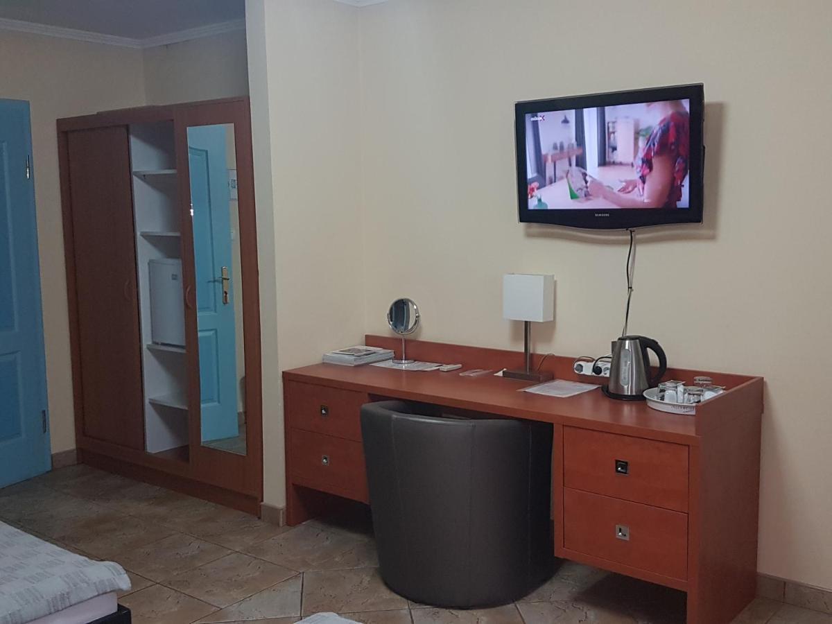 Club Haus 502 Kalocsa Bed & Breakfast Dış mekan fotoğraf