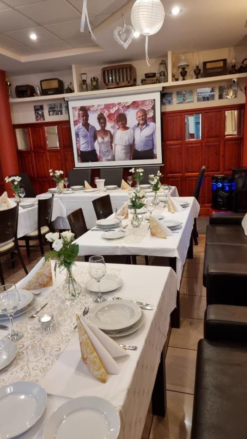 Club Haus 502 Kalocsa Bed & Breakfast Dış mekan fotoğraf