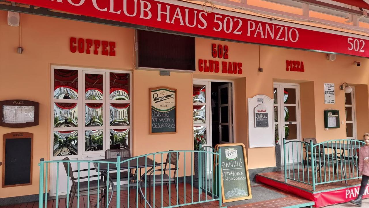 Club Haus 502 Kalocsa Bed & Breakfast Dış mekan fotoğraf