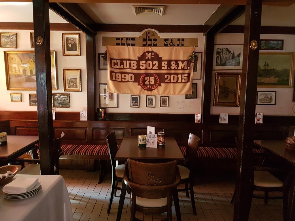 Club Haus 502 Kalocsa Bed & Breakfast Dış mekan fotoğraf